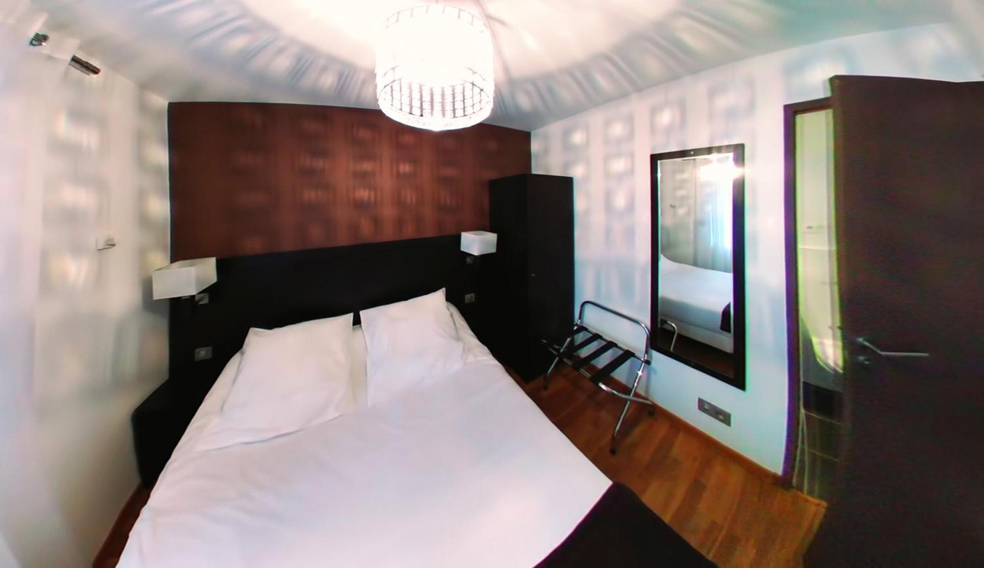 Hotel Au Bon Coin Cloyes-sur-le-Loir Экстерьер фото