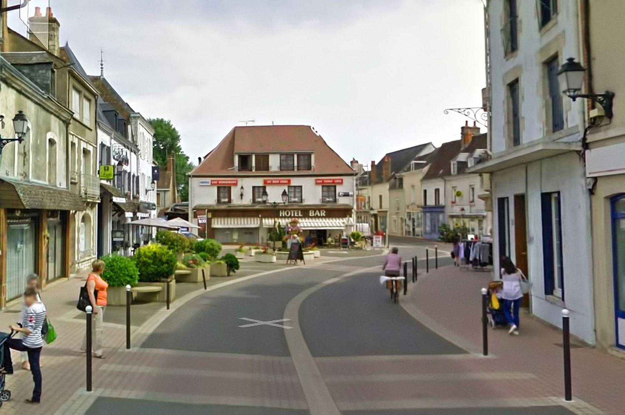 Hotel Au Bon Coin Cloyes-sur-le-Loir Экстерьер фото